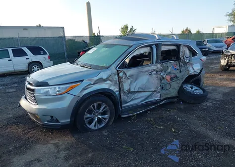 2015 Toyota Highlander Xle V6 z USA, uszkodzony, nr VIN 5TDJKRFH7FS207572